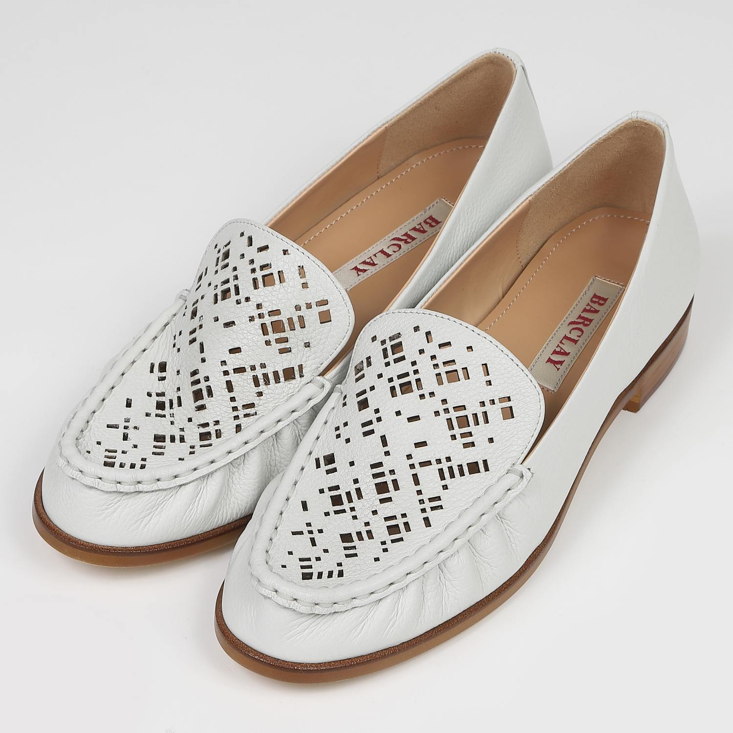 BARCLAYレ―ザーカットソフトローファ―　アイボリー