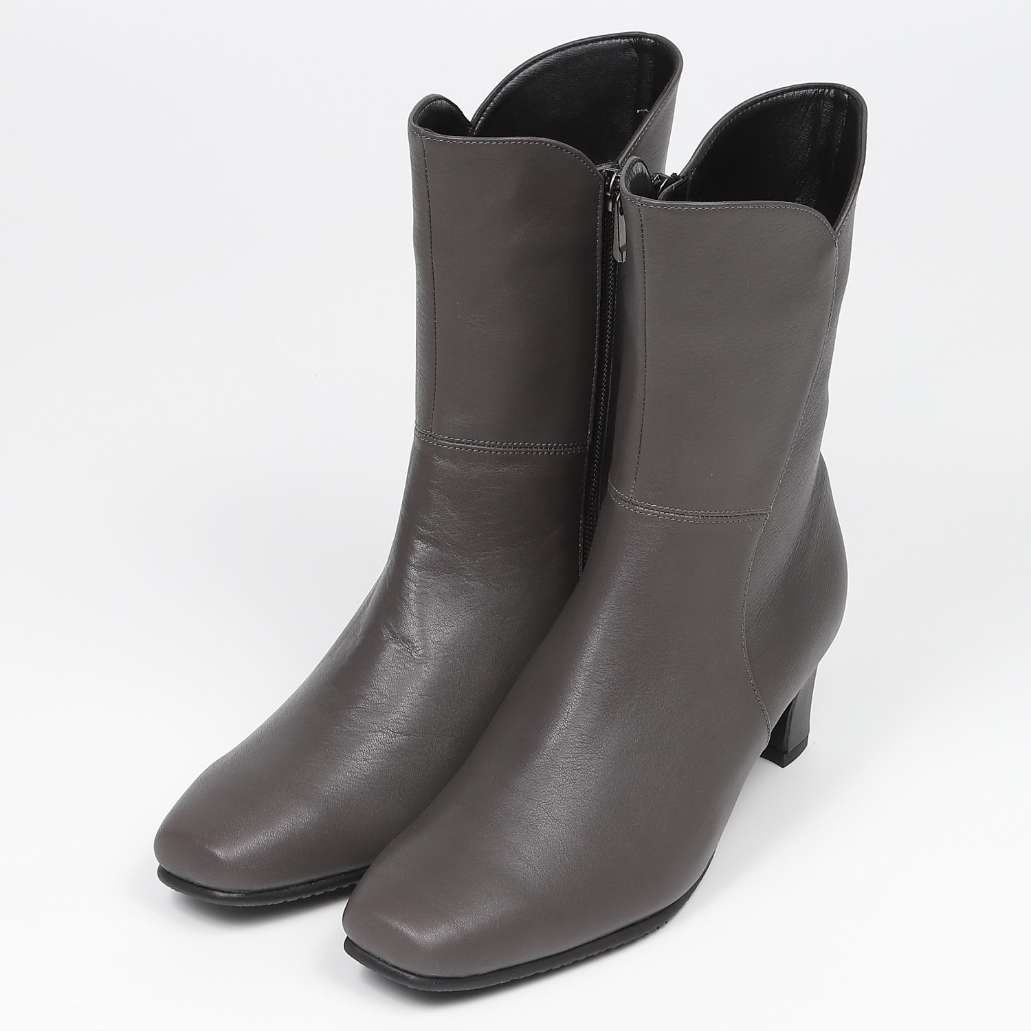 新品未使用　フレームワーク　裏毛フーディ　ブラックD BARCLAY（バークレー）ウェーブデザインショートブーツ ブラック