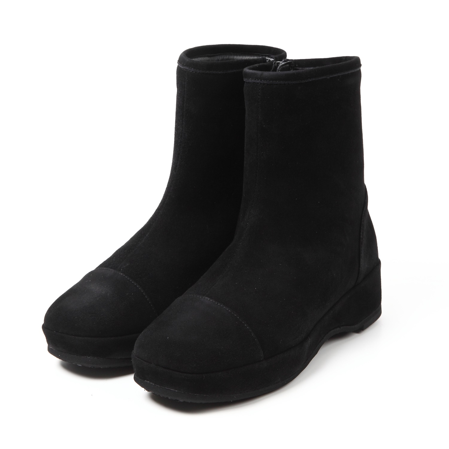 VITA NOVAボリュームショートブーツ　ブラックヌバック