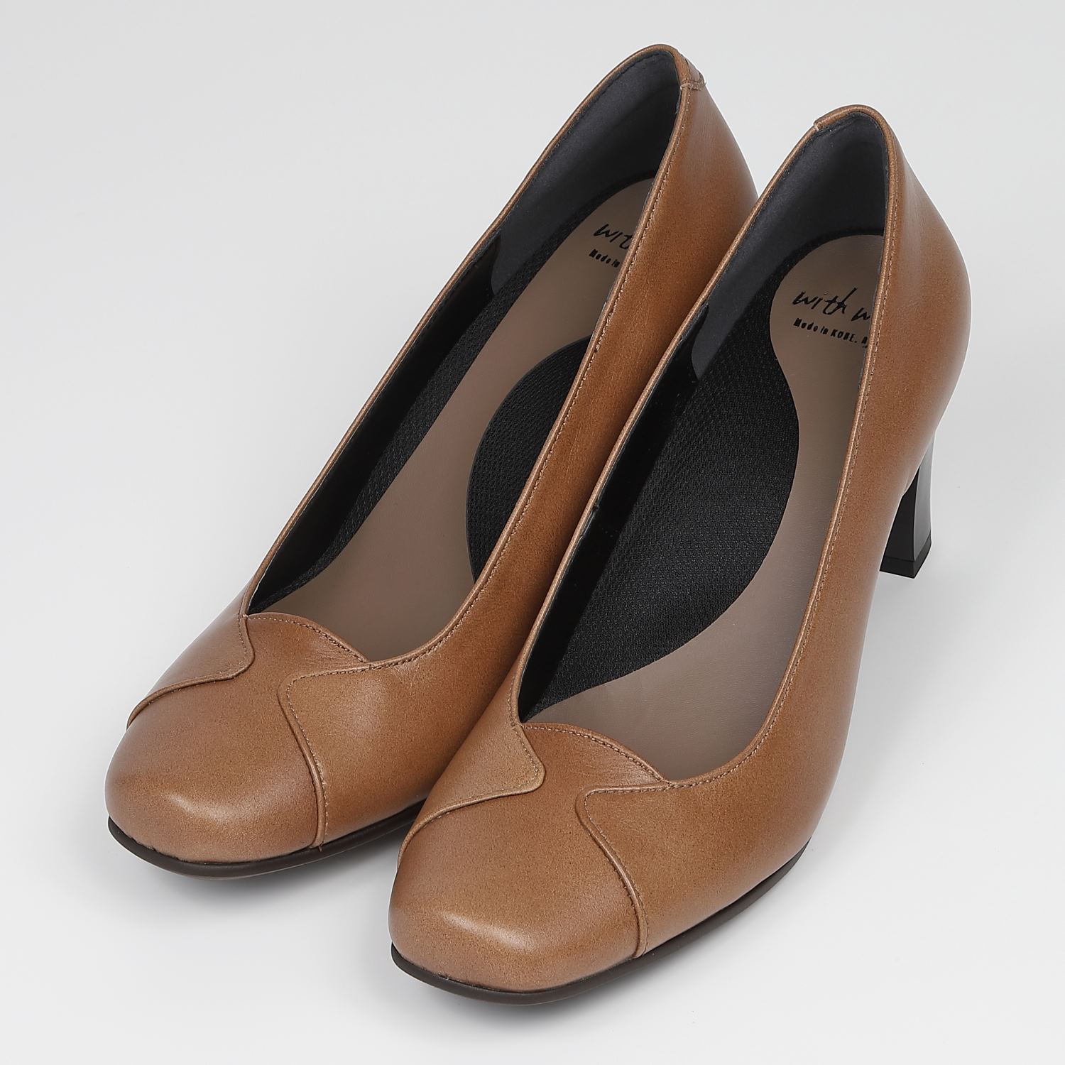 With Width（ウィズウィズ）2Eデザインパンプス オークコンビ