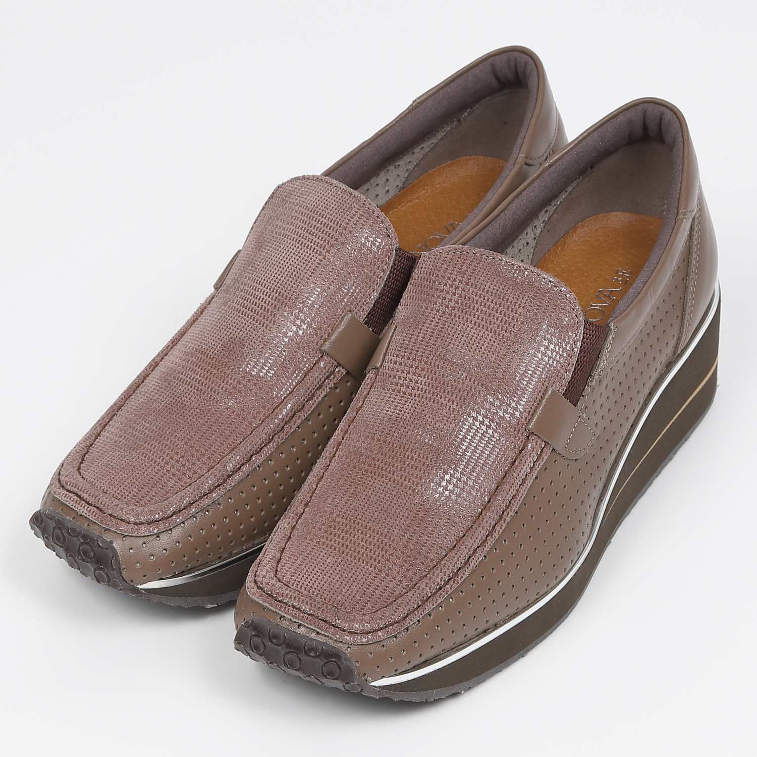 VITA NOVA5cmヒールスリッポンスニーカー　オークコンビ