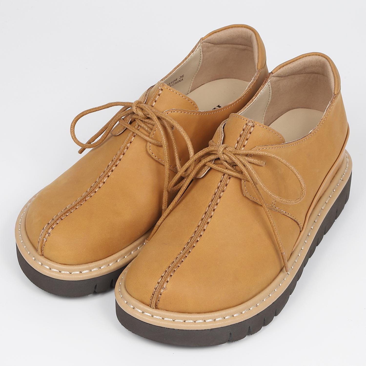 KISCOカジュアルレースアップシューズ　キャメル