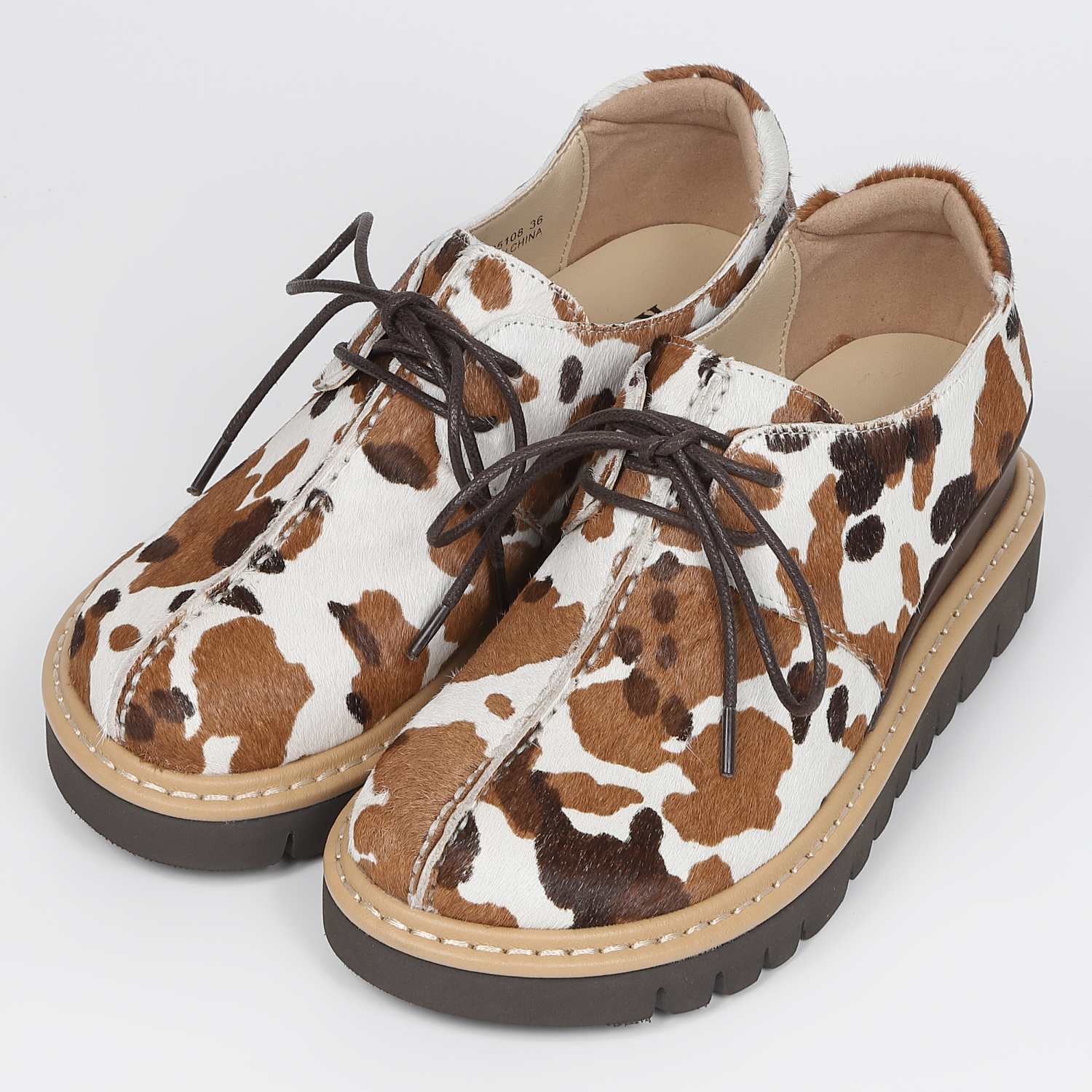 KISCOカジュアルレースアップシューズ　カウ