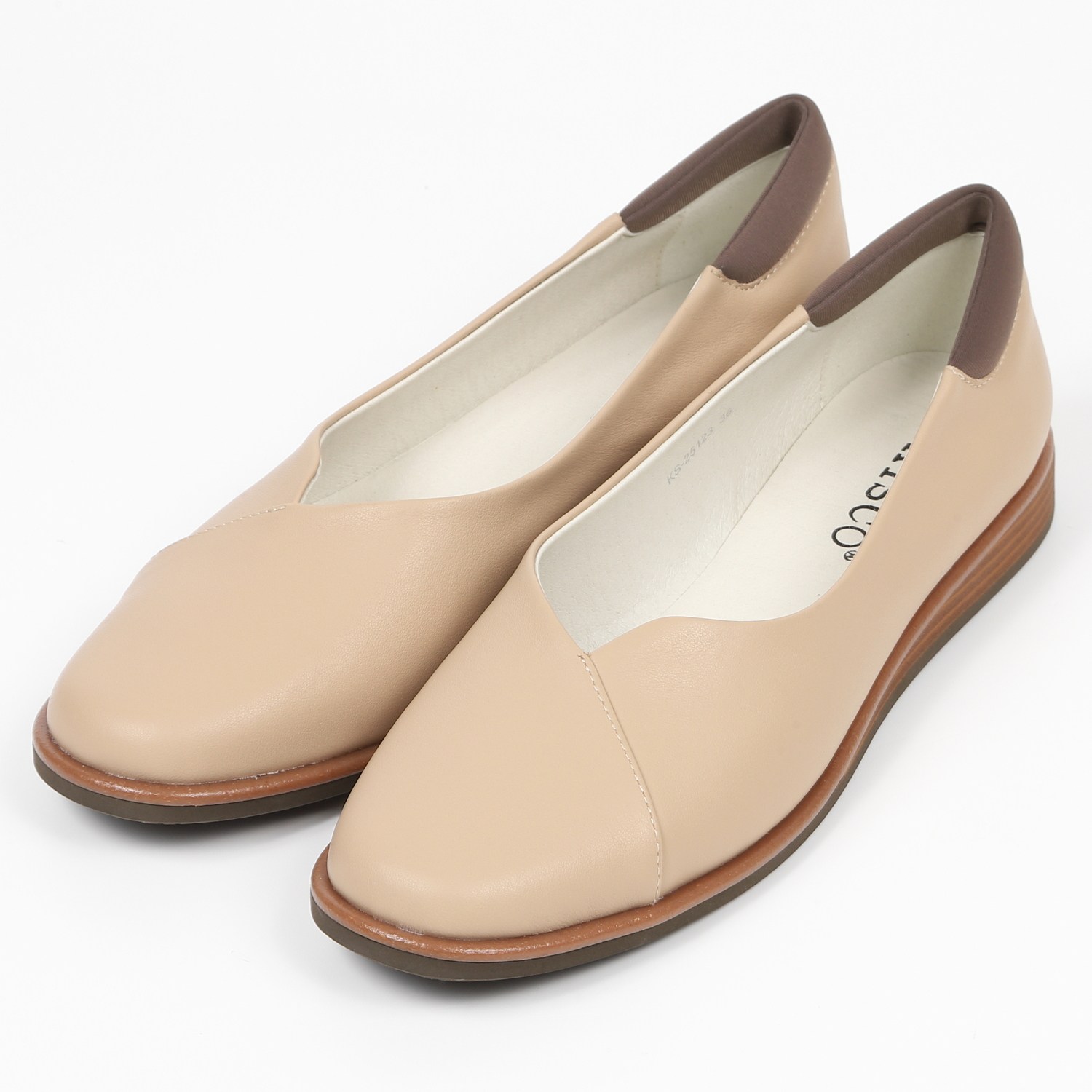 KISCOアシンメトリーカジュアルパンプス　ピンクベージュ