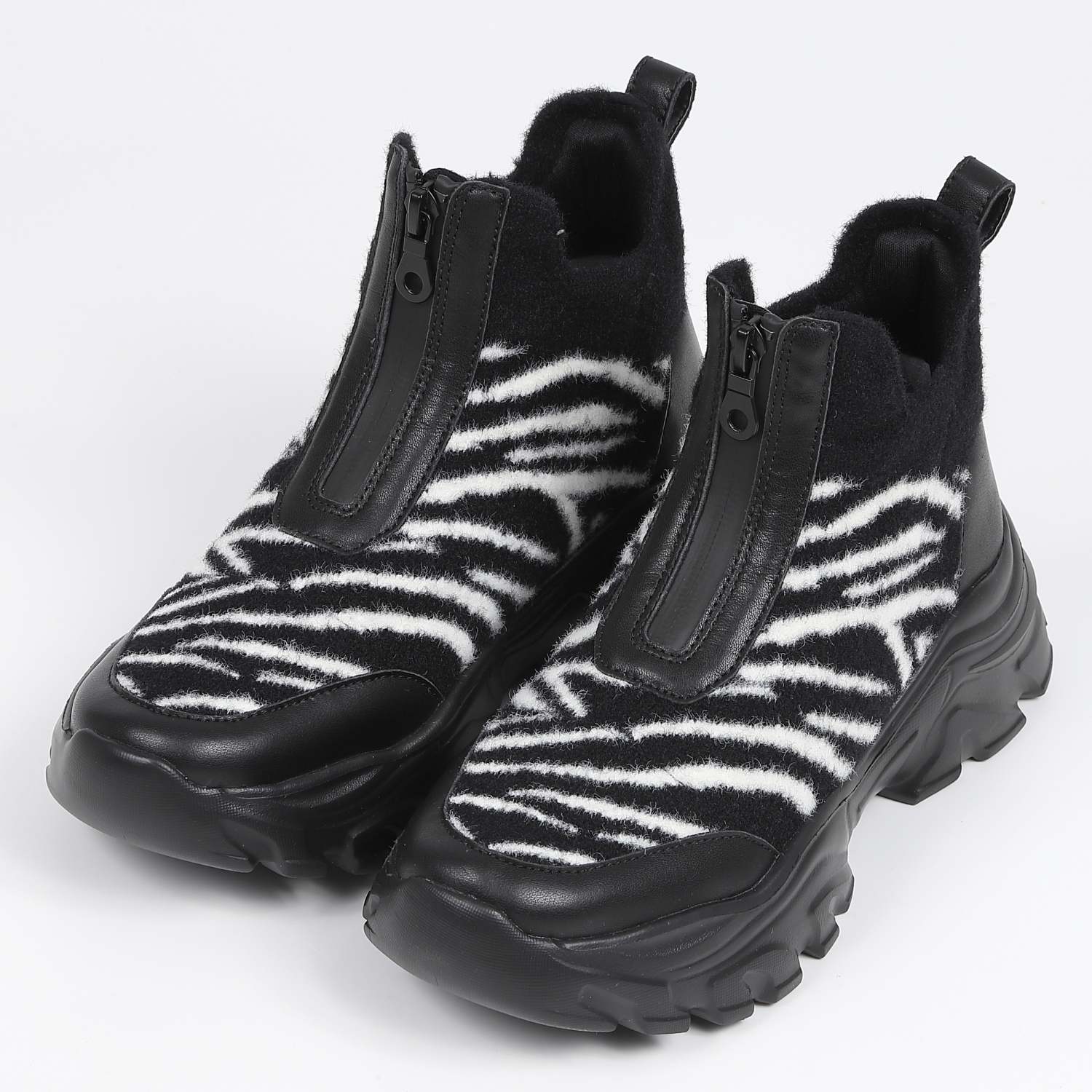 KISCOニットファスナーショートブーツ　ゼブラ