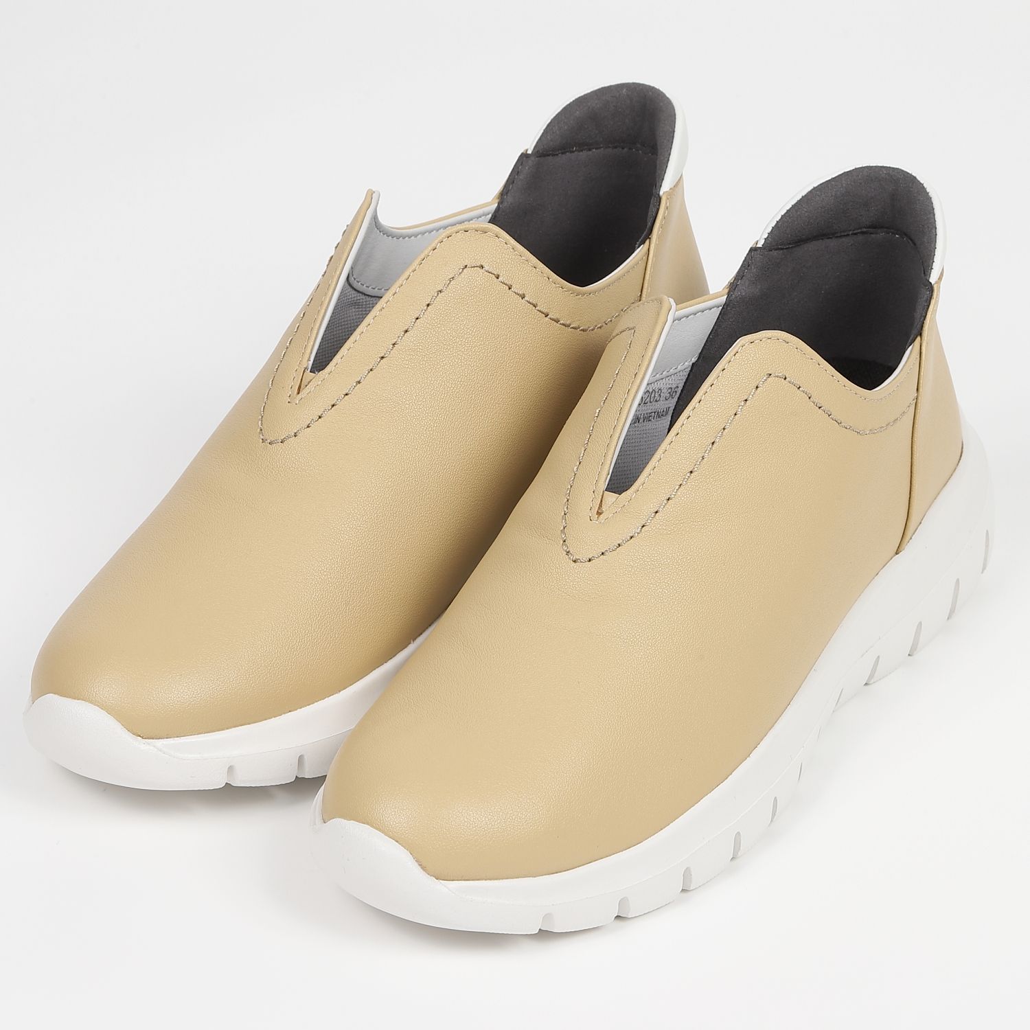 KISCO Vカットスリッポン　ライトベージュ