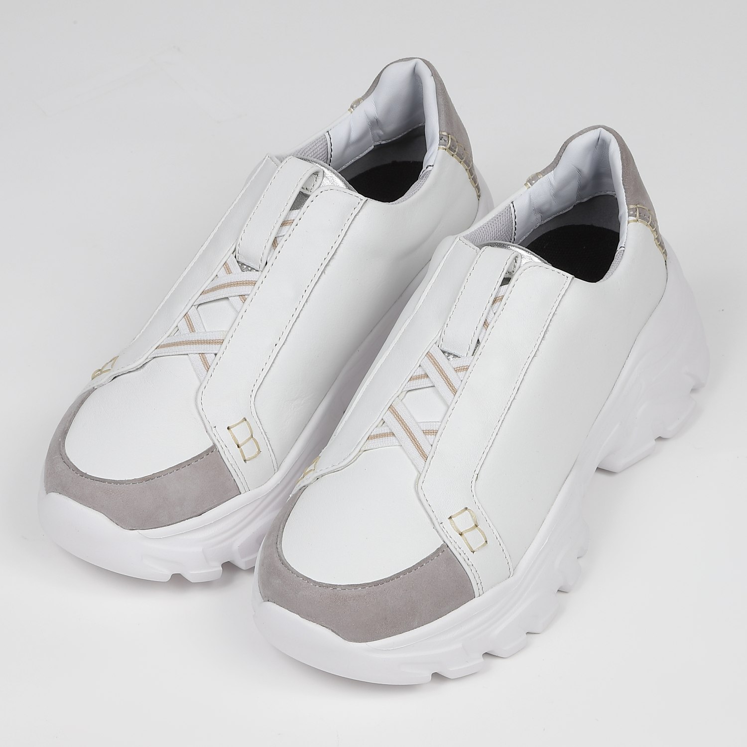 KISCOクロスゴムブラッチャースニーカー　ホワイト