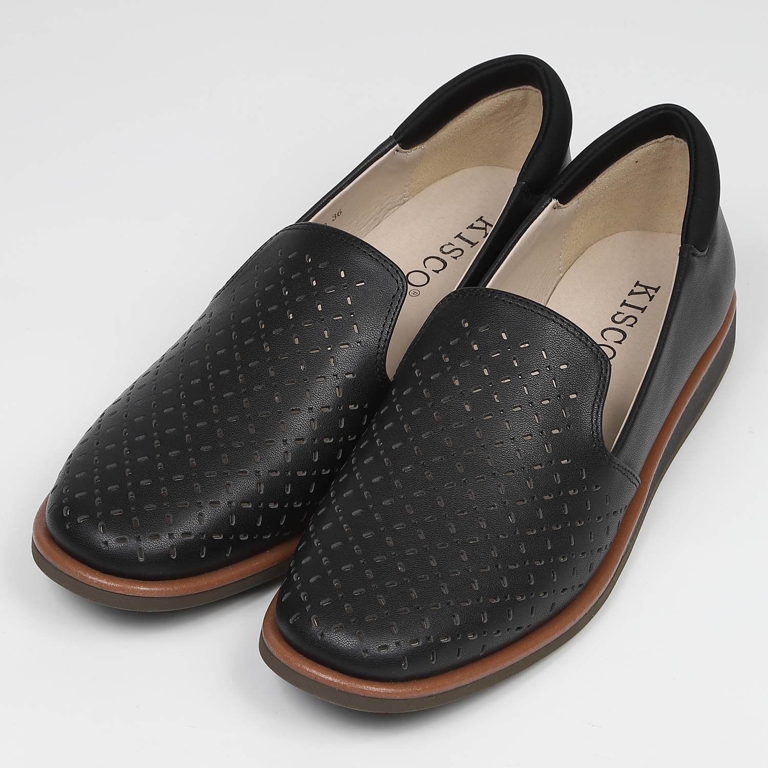 KISCOパンチングオペラカットスリッポン　ブラック